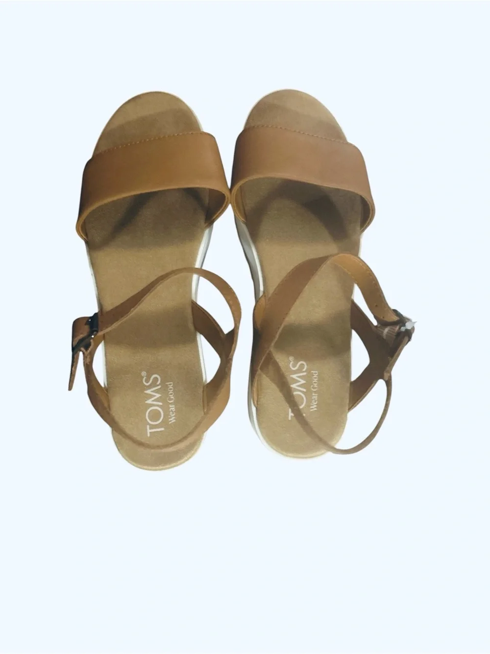 TOMS wedge Brynn sandals with tan leather upper and platform midsole size 8.